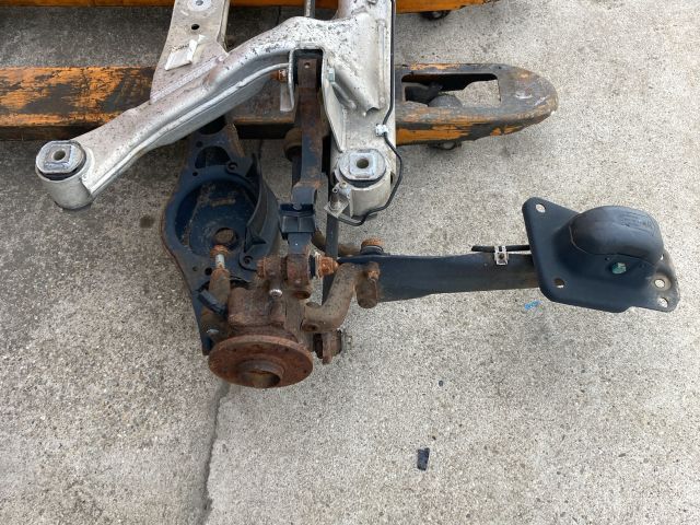 bontott VW GOLF V Hátsó Híd (Tárcsafékes)