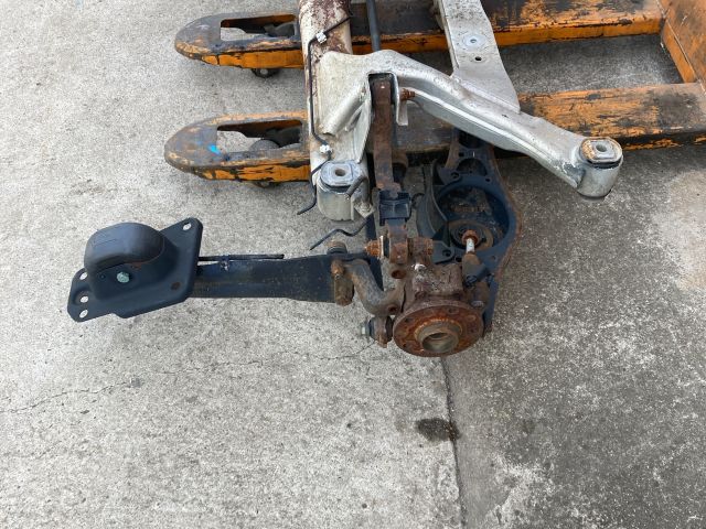 bontott VW GOLF V Hátsó Híd (Tárcsafékes)