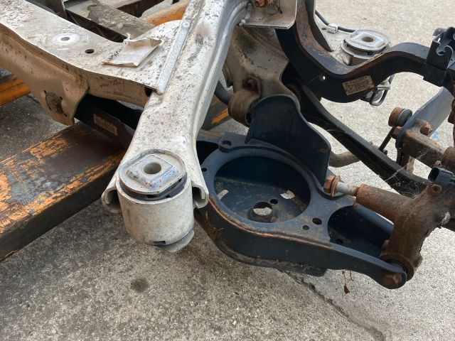 bontott VW GOLF V Hátsó Híd (Tárcsafékes)