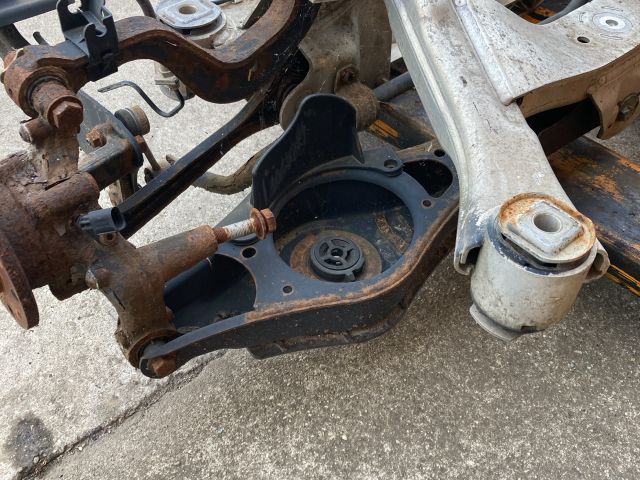 bontott VW GOLF V Hátsó Híd (Tárcsafékes)