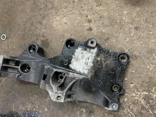 bontott VW GOLF V Generátor Tartó Bak