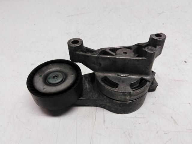 bontott VW GOLF V Szíjfeszítő Görgő