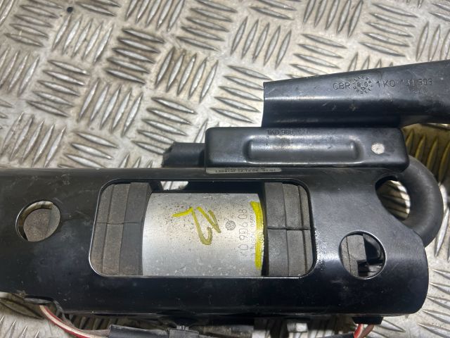 bontott VW GOLF V Üzemanyag Szivattyú