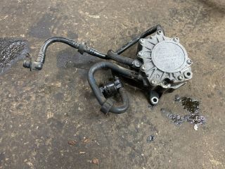 bontott VW GOLF V Vákumpumpa