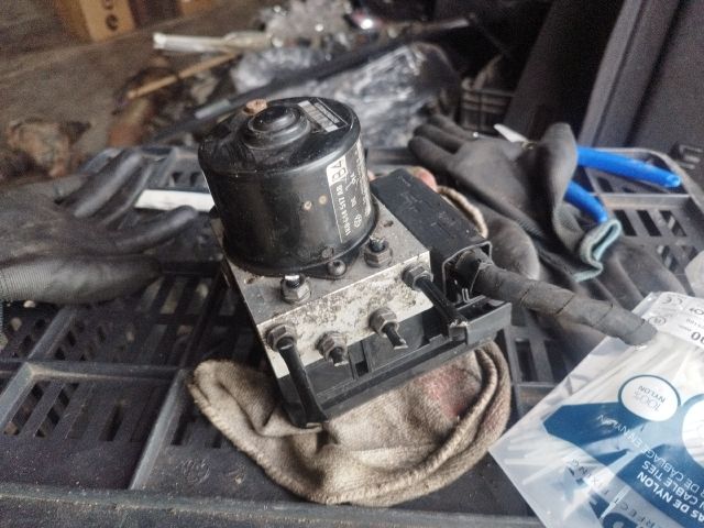 bontott VW GOLF V ABS Kocka