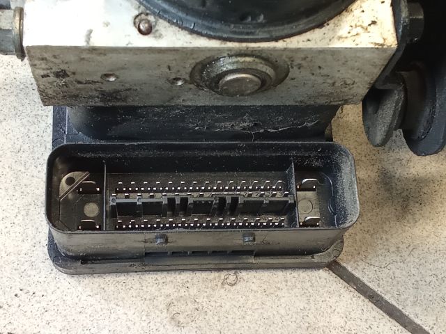 bontott VW GOLF V ABS Kocka