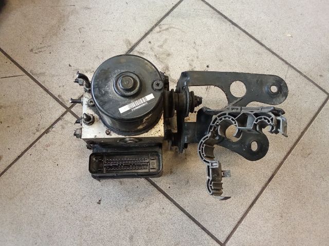 bontott VW GOLF V ABS Kocka