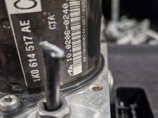 bontott VW GOLF V ABS Kocka