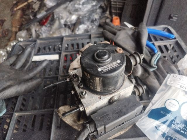 bontott VW GOLF V ABS Kocka