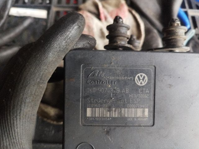 bontott VW GOLF V ABS Kocka