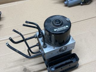 bontott VW GOLF V ABS Kocka