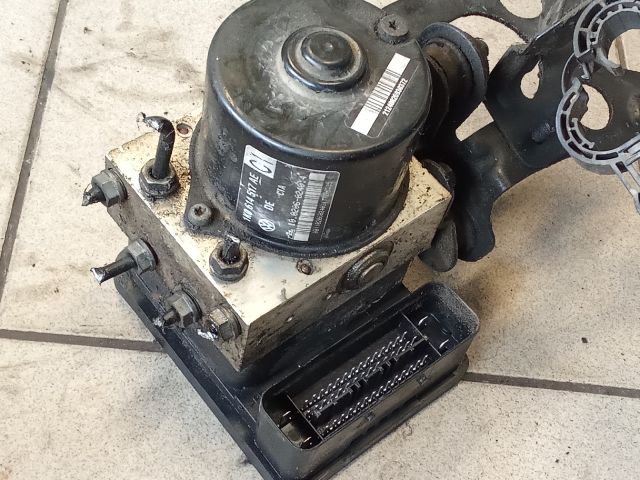 bontott VW GOLF V ABS Kocka