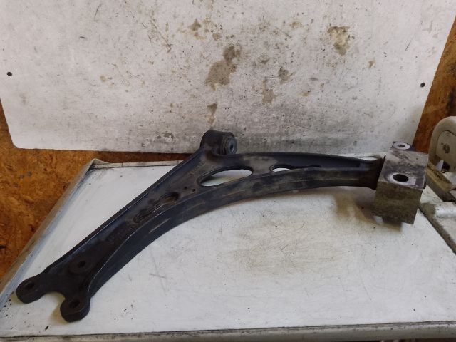 bontott VW GOLF V Bal első Lengőkar