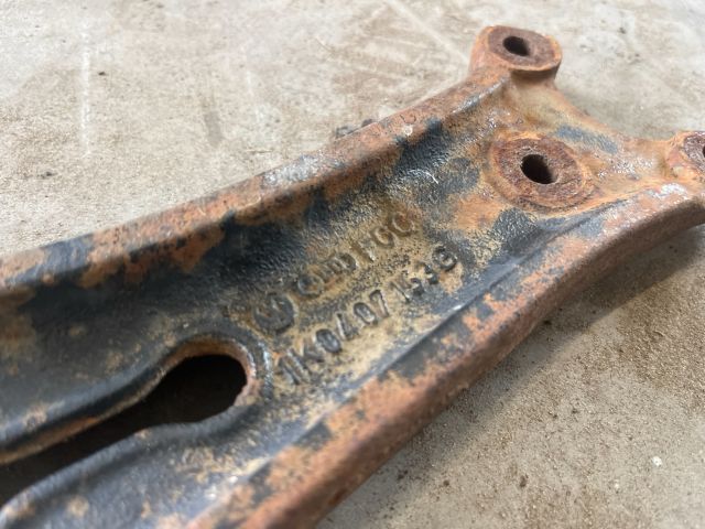 bontott VW GOLF V Bal első Lengőkar