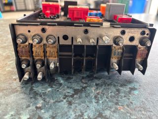 bontott VW GOLF V Biztosítéktábla Motortér