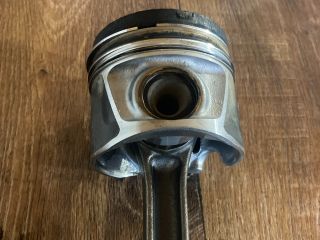 bontott VW GOLF V Dugattyú és Hajtókar