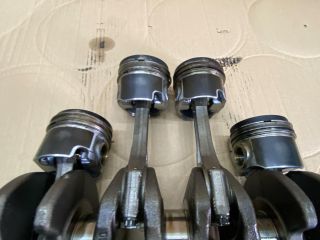 bontott VW GOLF V Dugattyú, Hajtókar és Főtengely