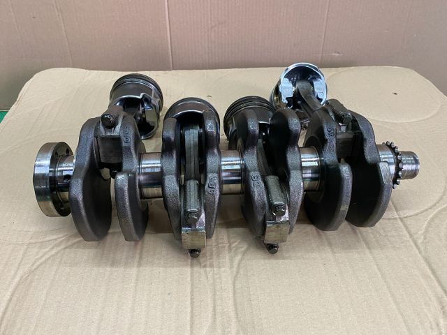 bontott VW GOLF V Dugattyú, Hajtókar és Főtengely