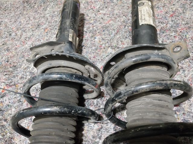 bontott VW GOLF V Első Lengéscsillapító Pár