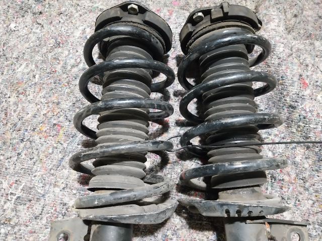 bontott VW GOLF V Első Lengéscsillapító Pár