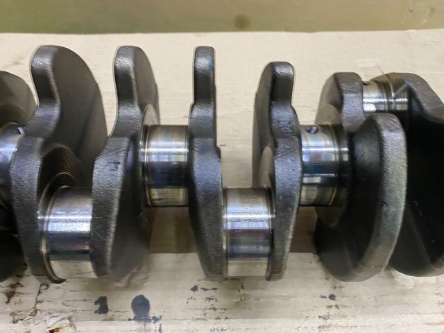 bontott VW GOLF V Főtengely (Magában)