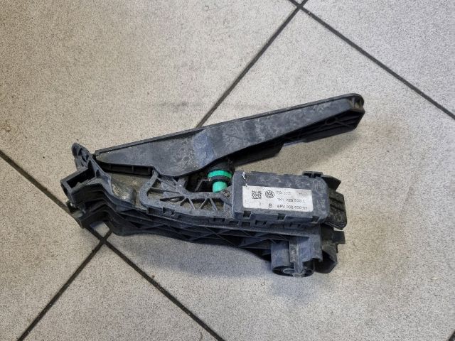 bontott VW GOLF V Gázpedál (Elektromos)
