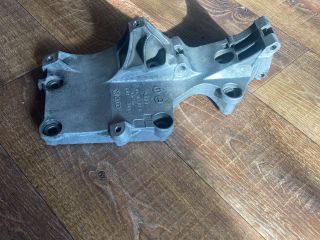 bontott VW GOLF V Generátor Tartó Bak