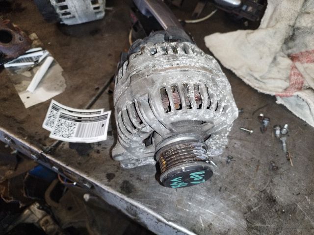 bontott VW GOLF V Generátor