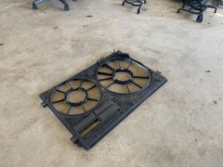 bontott VW GOLF V Hűtőventilátor Keret