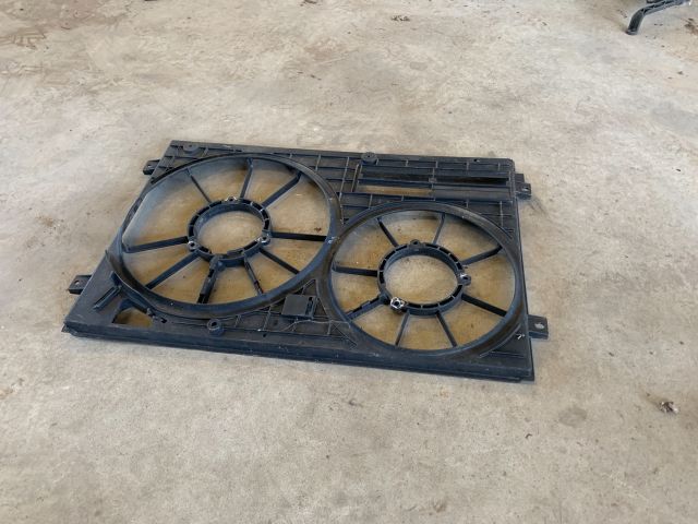 bontott VW GOLF V Hűtőventilátor Keret