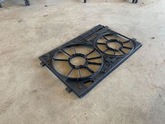 bontott VW GOLF V Hűtőventilátor Keret