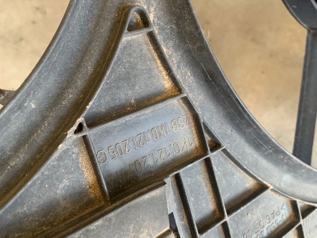 bontott VW GOLF V Hűtőventilátor Keret