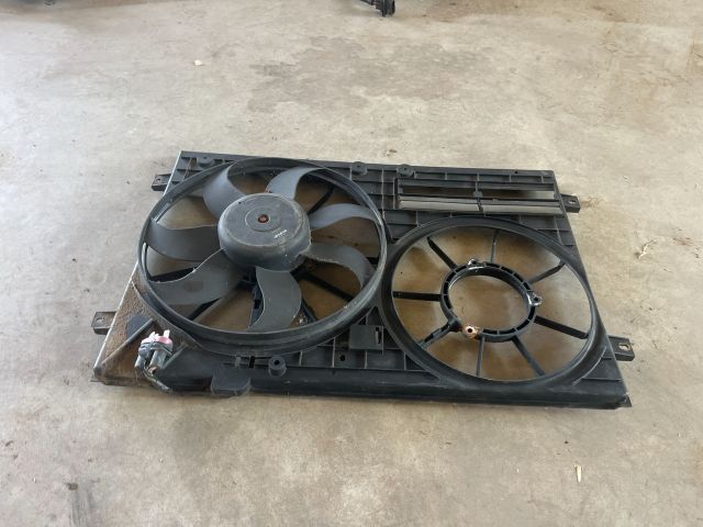 bontott VW GOLF V Hűtőventilátor