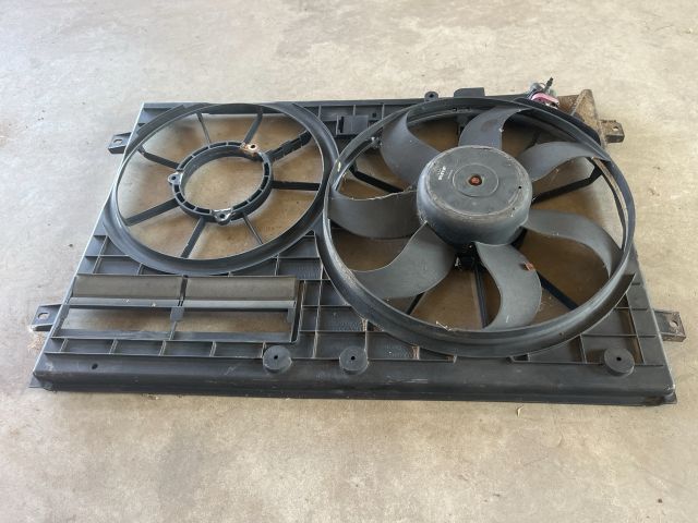 bontott VW GOLF V Hűtőventilátor