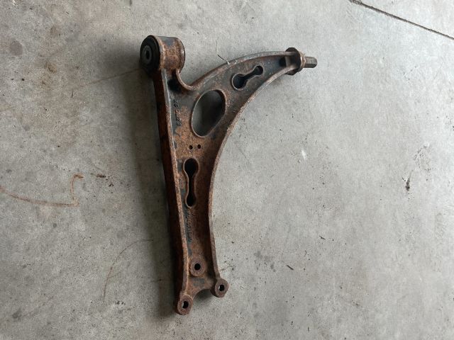 bontott VW GOLF V Jobb első Lengőkar