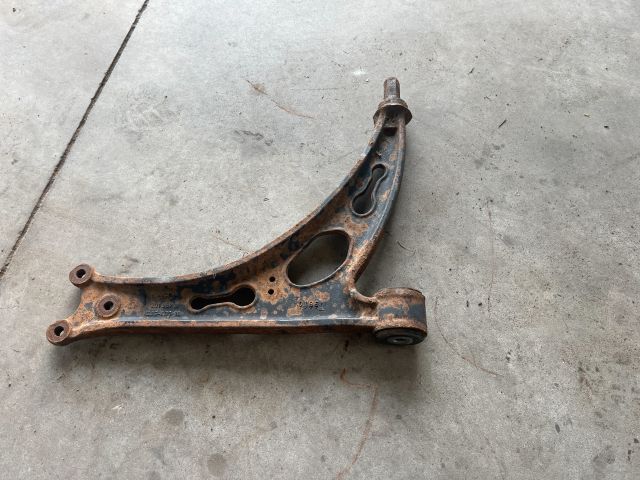 bontott VW GOLF V Jobb első Lengőkar