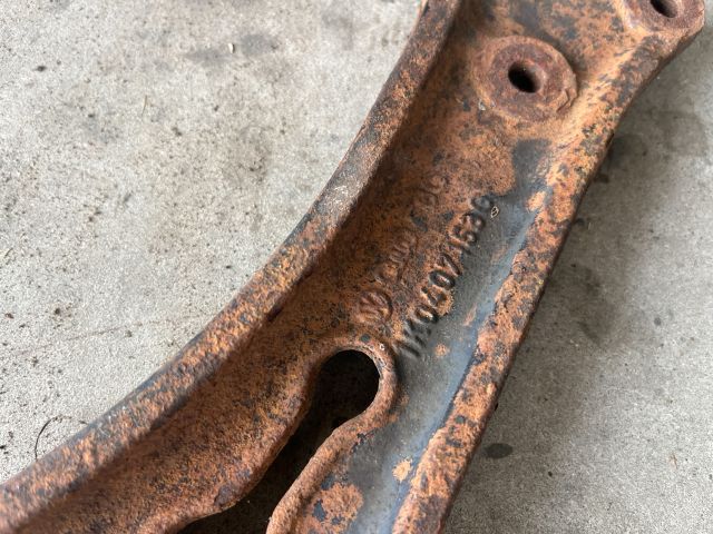 bontott VW GOLF V Jobb első Lengőkar