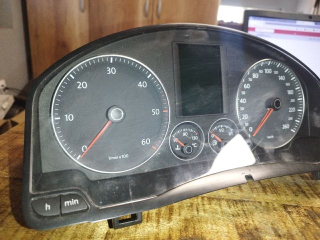 bontott VW GOLF V Kilométeróra