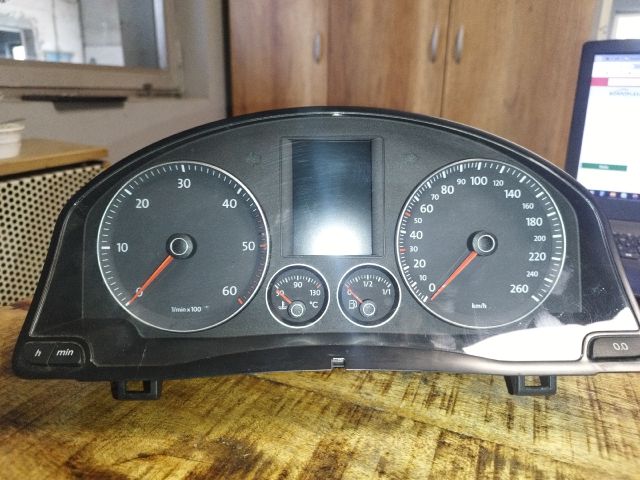 bontott VW GOLF V Kilométeróra