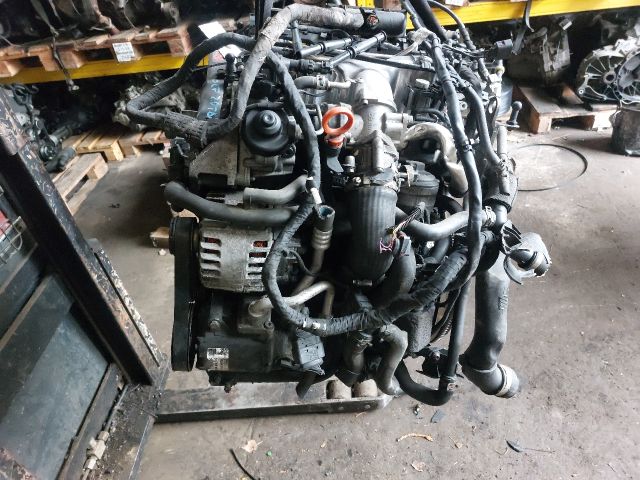 bontott VW GOLF V Komplett Motor (Segédberendezésekkel)