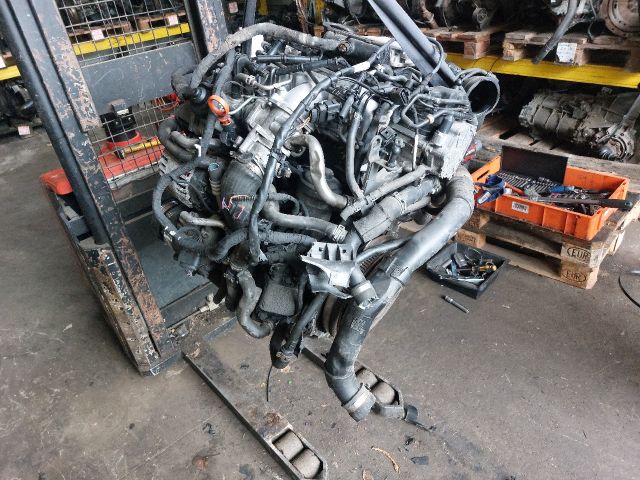 bontott VW GOLF V Komplett Motor (Segédberendezésekkel)