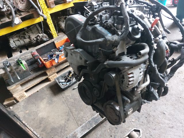bontott VW GOLF V Komplett Motor (Segédberendezésekkel)