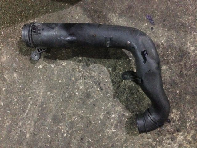 bontott VW GOLF V Légbeömlő Cső