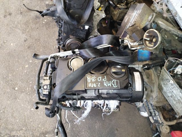 bontott VW GOLF V Motor (Fűzött blokk hengerfejjel)