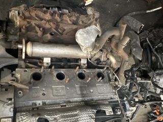 bontott VW GOLF V Motor (Fűzött blokk hengerfejjel)