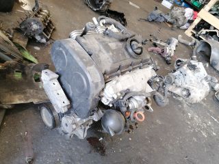 bontott VW GOLF V Motor (Fűzött blokk hengerfejjel)