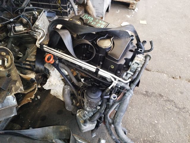 bontott VW GOLF V Motor (Fűzött blokk hengerfejjel)