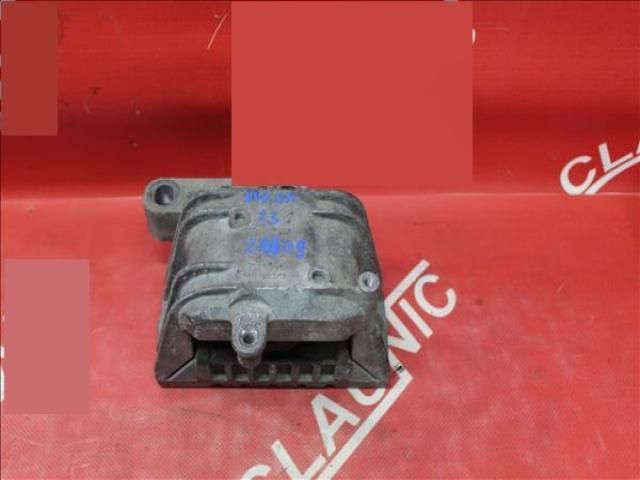 bontott VW GOLF V Motor Tartó Bak (Fém)