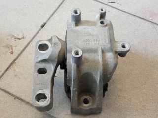 bontott VW GOLF V Motor Tartó Bak (Pozíciófüggetlen)