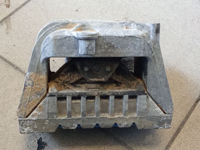 bontott VW GOLF V Motor Tartó Bak (Pozíciófüggetlen)